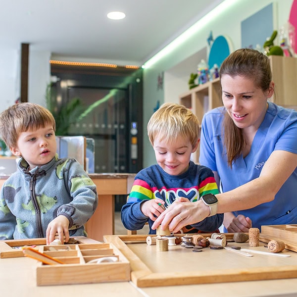 toddler-room-maggies-day-nursery-school-friendship